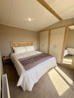 Bedroom- click for photo gallery